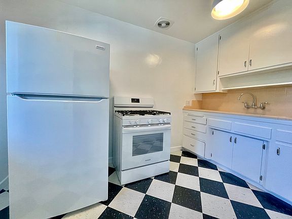 4th image of 1120 N Curson Ave APT 5