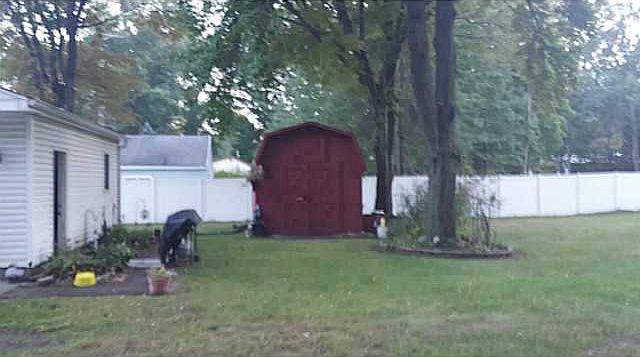 2nd image of 2727 Heysler Rd