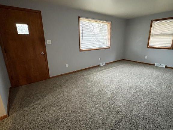 2nd image of 1066 Woodlawn Ave