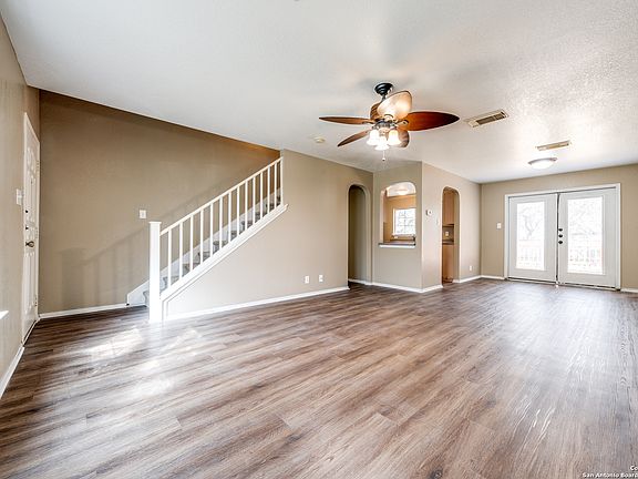 5th image of 16220 Ike Ln
