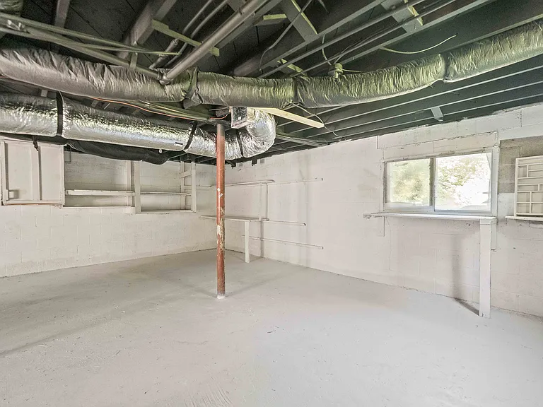 8388 Buck Creek Rd — Photo 14