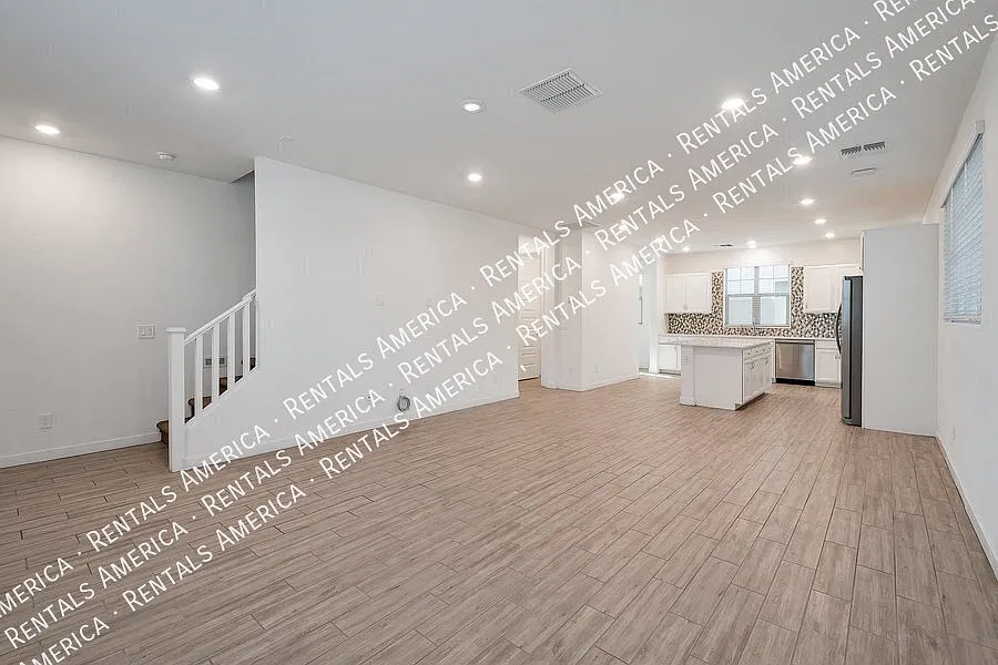 Coming Soon Amazing 3-Bedroom 3 1/2 Bath — Photo 2