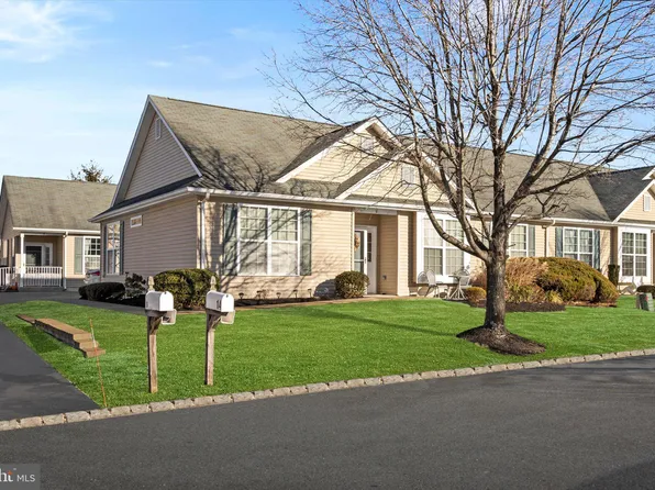 14 Winkle Ct, Whiting, NJ 08759