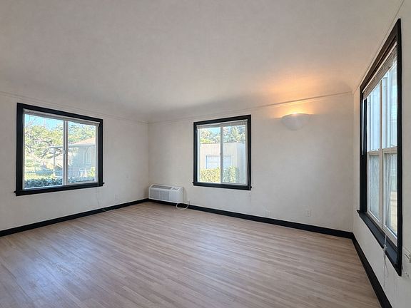 3rd image of 1416 1/4 Yosemite Dr