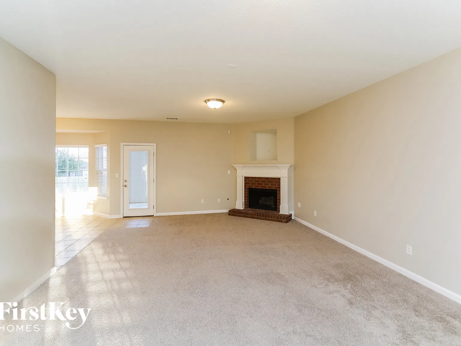4 bed, 2.5 bath, 2724 sqft, $2,745 — Photo 3