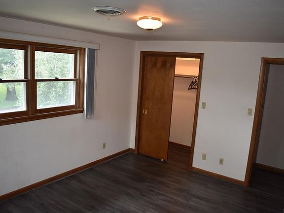 4th image of 1115 2nd St SE