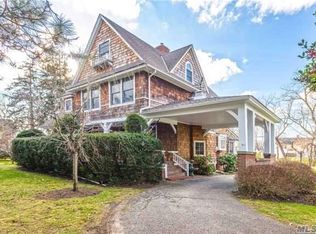 22 S Penataquit Ave, Bay Shore, NY 11706