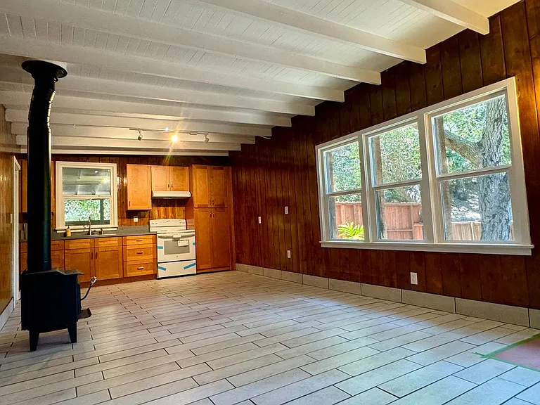 1619 Oak Dr — Photo 6