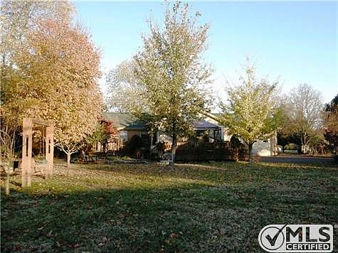 1st image of 916 Lewisburg Ave