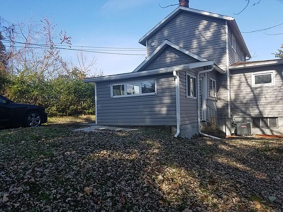 3rd image of 1826 Washington St