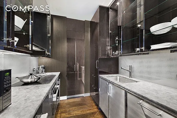 Rented by Compass | media 32