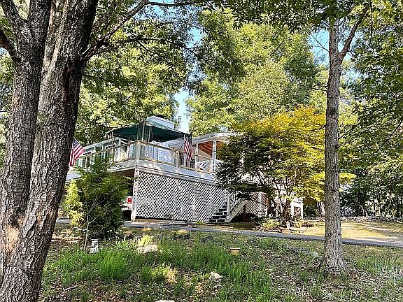 2nd image of 792 Highland Lake Rd