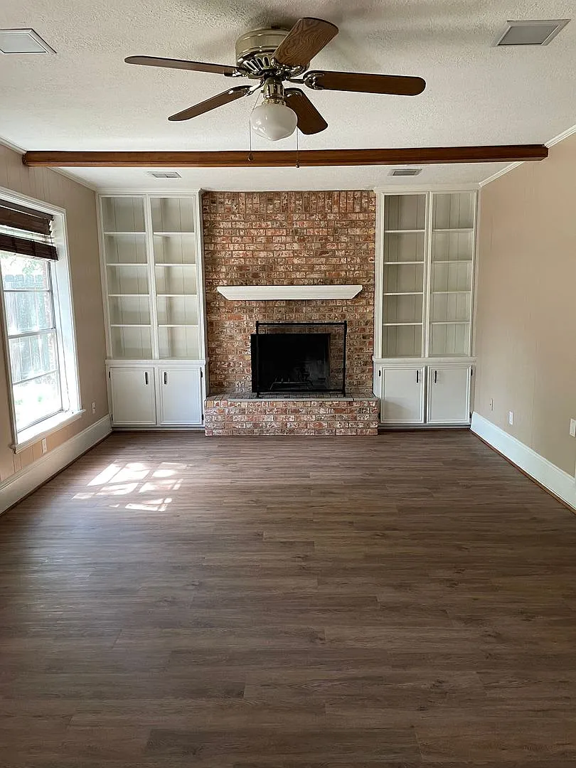 $1,795/mo | 3BD/2BA | Fenced Backyard, 2-Car Garage, No Carpet -- College Station, TX — Photo 2