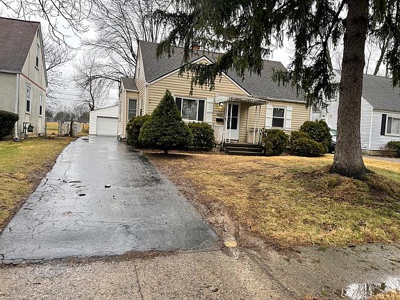 2nd image of 3251 Medina Ave