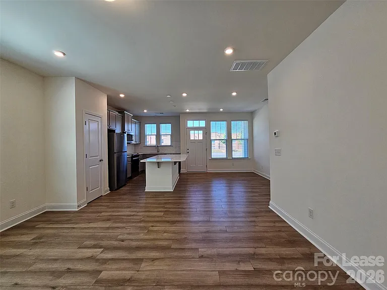 1027 S Point Rd — Photo 6