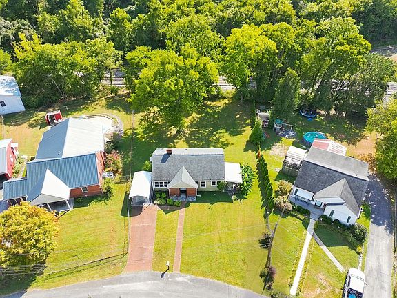 2nd image of 108 Turpin Cir