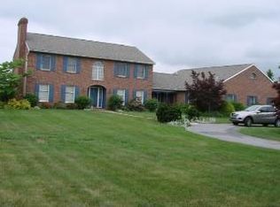 305 Chestnut Ridge Dr, Mechanicsburg, PA 17055