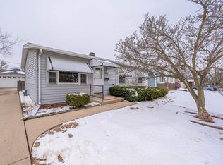 420 Walnut Dr, Streamwood, IL 60107