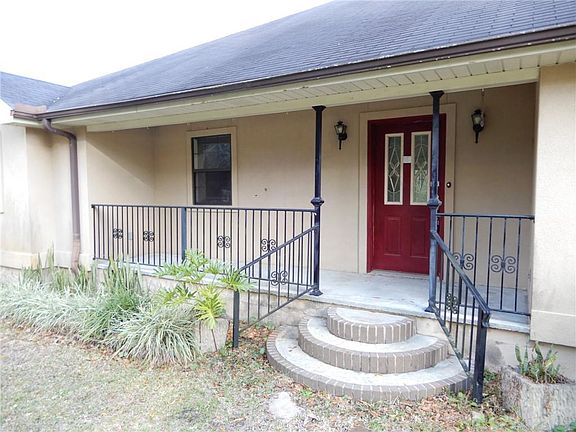2nd image of 110 Sheryl Ct