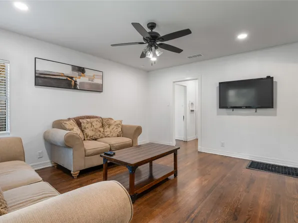 82 Vaughn Dr, Denison, TX 75020