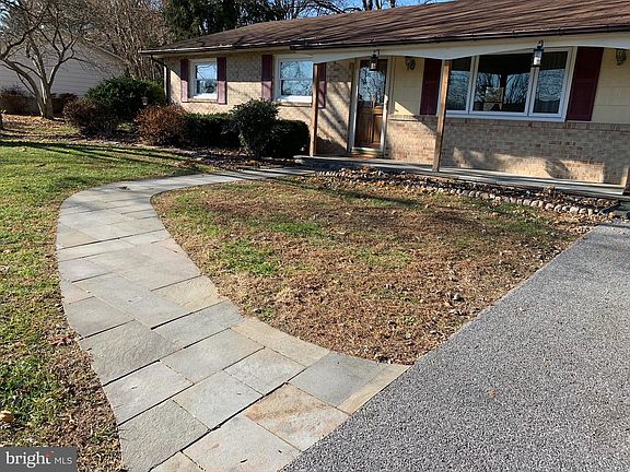 5th image of 6914 Pine Hill Ct
