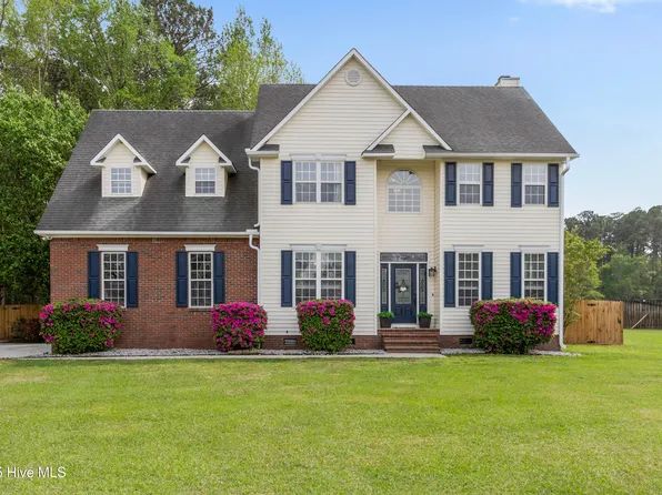 100 Drayton Hall, Jacksonville, NC 28540