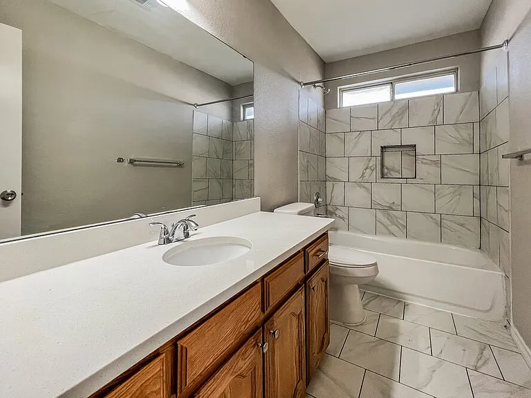 6902 Graham Dr — Photo 15