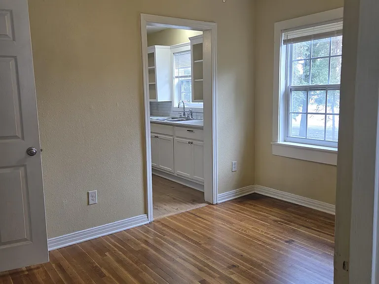 800 Lewis St #B — Photo 13