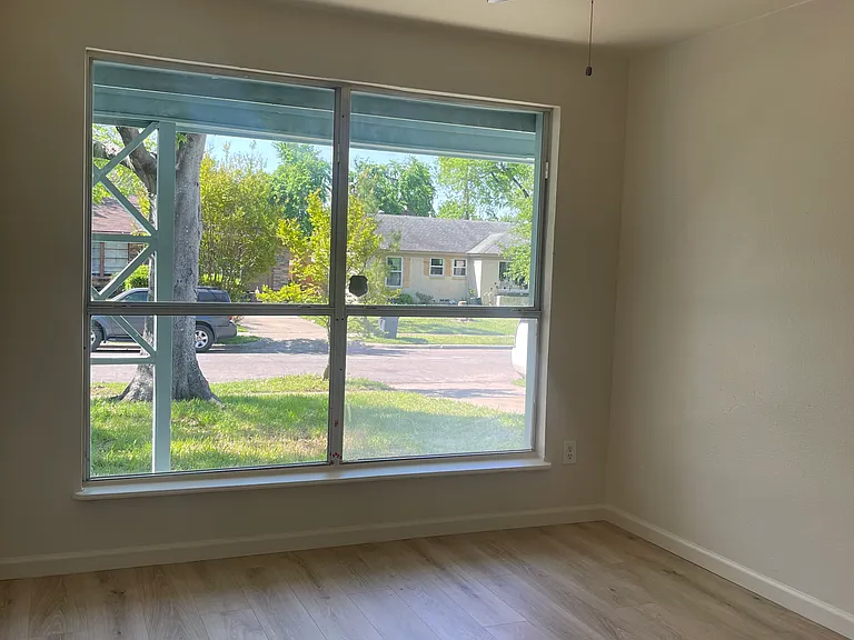 2723 Larry Dr — Photo 3