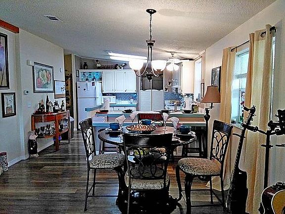 3rd image of 2217 Hollowridge Dr