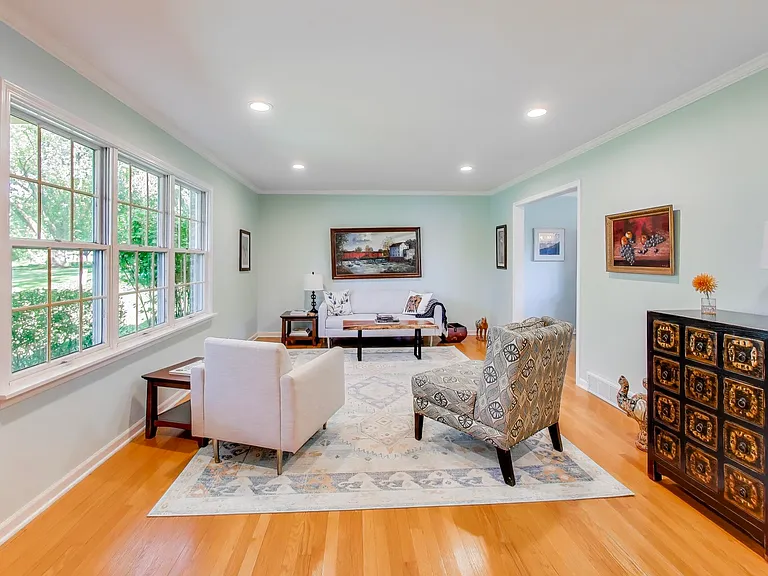 21301 N Woodland Ave — Photo 4