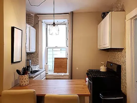Rented by Signature Property Realty | media 18