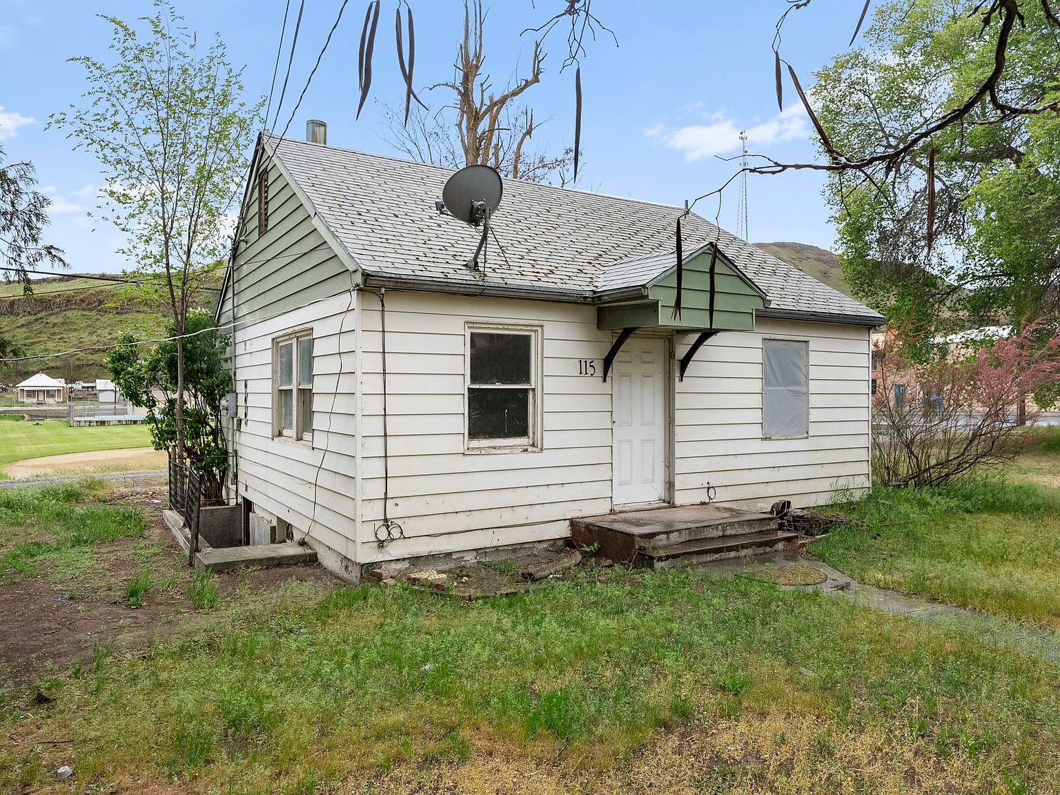 125 E Weston St, Kahlotus, WA 99335 MLS 202416985 Zillow