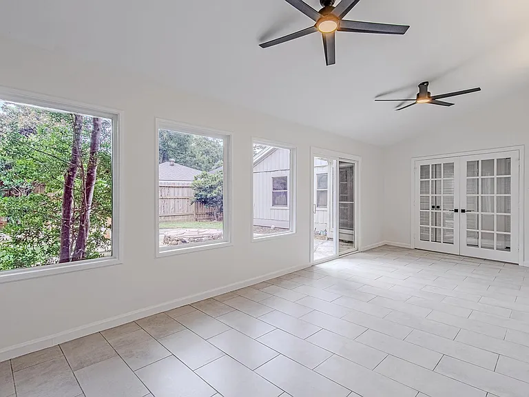 3406 Forest Village Dr — Photo 22