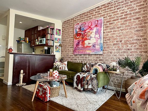 5th image of 304 E 73rd St APT 5E