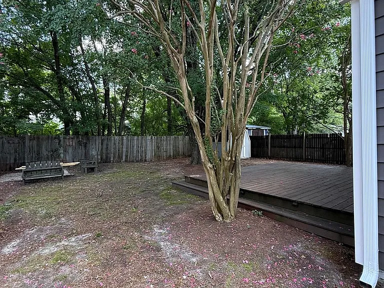 1724 Hawthorne Ln — Photo 20