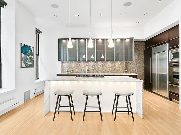 4th image of 10 Bleecker St APT 2F