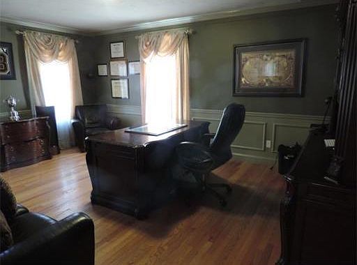 4th image of 18 Essex St