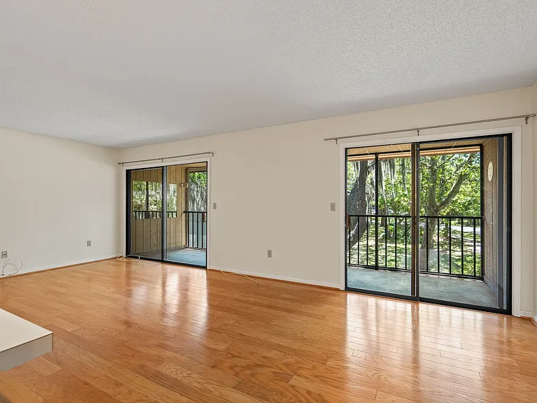 54 Veronese Ct — Photo 11