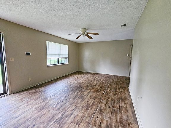 4th image of 617 Geise Ave NE
