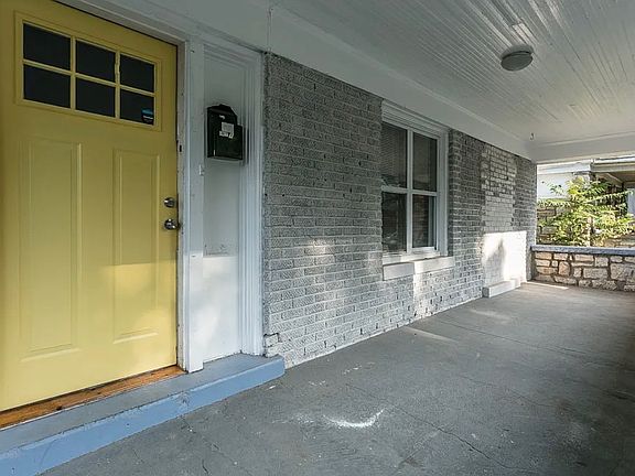 3rd image of 3434 Chestnut Ave