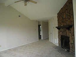 4th image of 15703 Noblebriar Ct