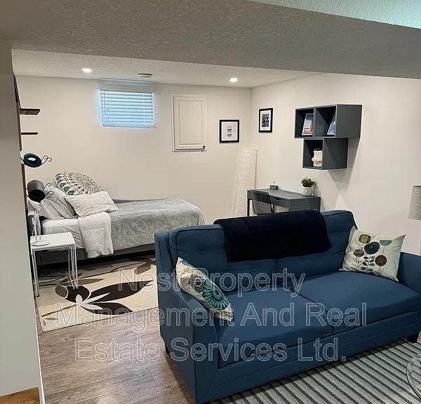 1267 Bednesti Cres #B — Photo 2
