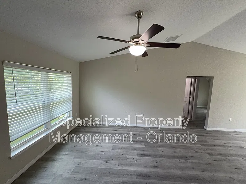 3 bed, 2.0 bath, 1399 sqft, $1,599 — Photo 4