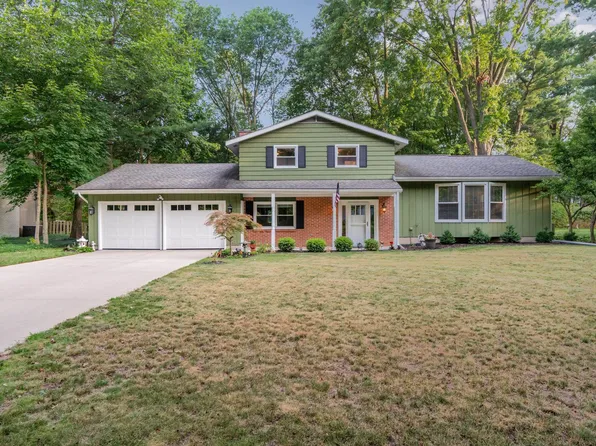 1303 Bayberry Ln, Midland, MI 48640