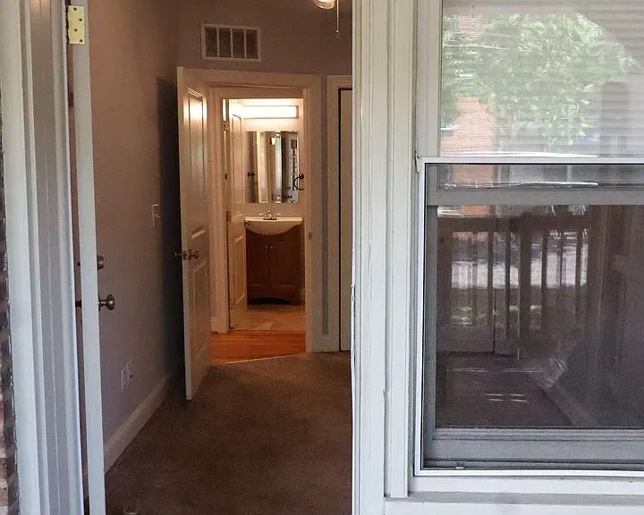 757 Syracuse Ave — Photo 18