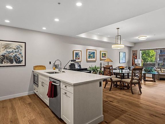 2nd image of 707 NE Spring Creek Dr #102