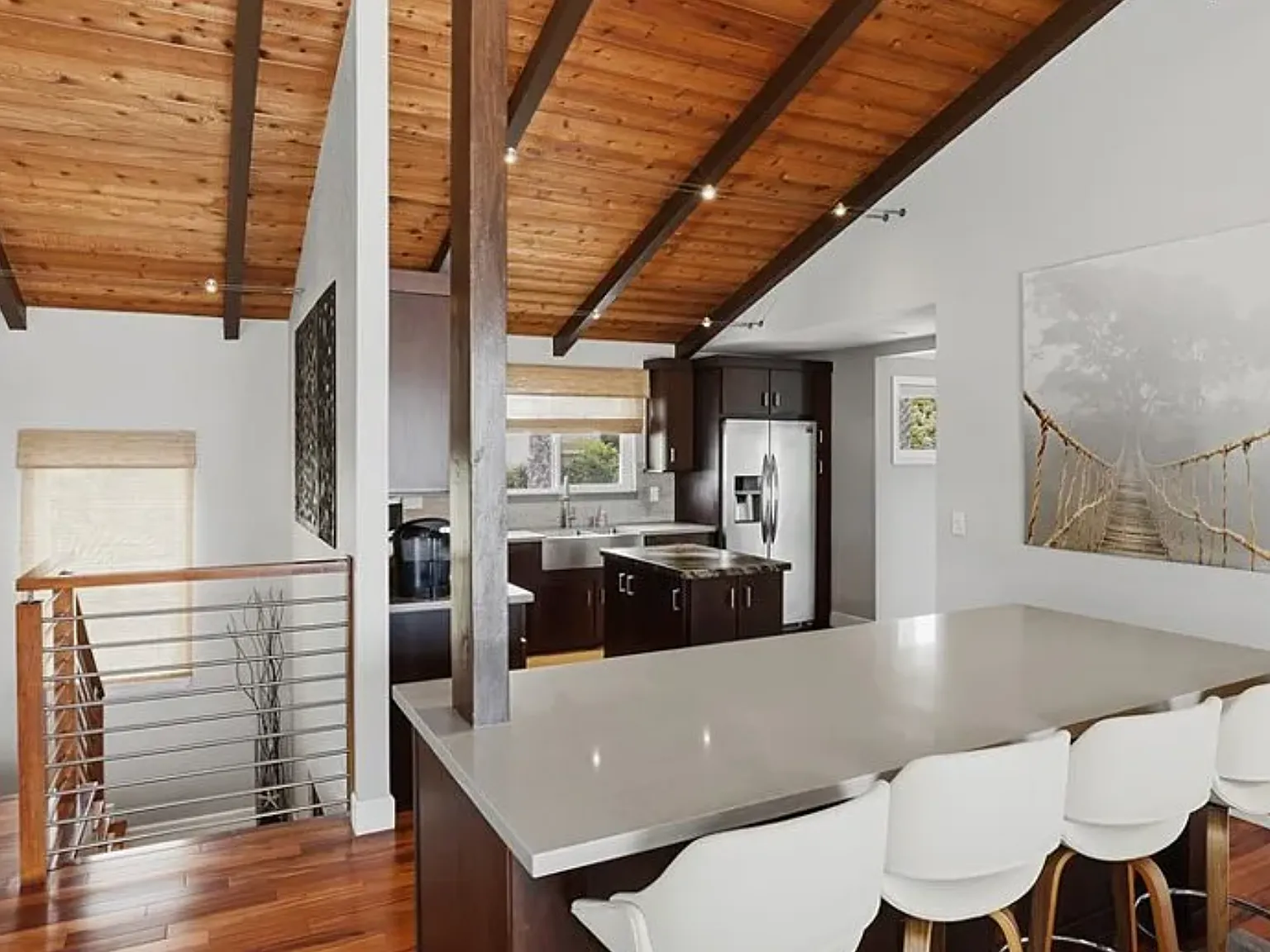 3 bed, 2700 sqft, $2,100 — Photo 3
