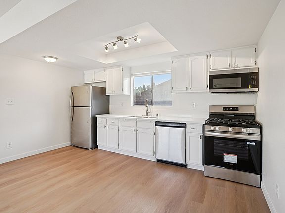 3rd image of 223 N Mountain View Ave APT 4