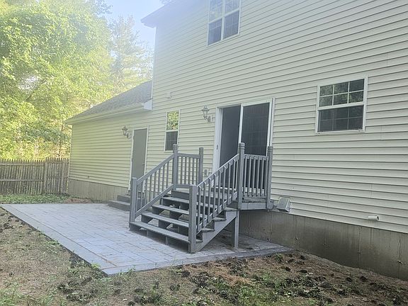 3rd image of 4 Round Table Rd